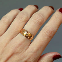 Load image into Gallery viewer, Vintage mid-century ring with quilted design in 18ct gold