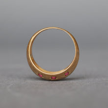 Load image into Gallery viewer, Vintage mid-century ruby ring with star setting in 18ct gold