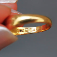 Load image into Gallery viewer, Antique Edwardian diamond gypsy ring with star setting in 18ct gold