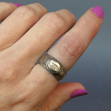 Load image into Gallery viewer, Georgian silver posy ring w/motto 'In Good Hope' & clasped hands