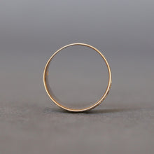 Load image into Gallery viewer, Antique Victorian era 'I Cling to Thee' ring with ivy in 9ct gold