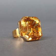 Load image into Gallery viewer, Vintage mid-century ring in 18ct gold with a very large citrine (53ct)