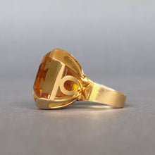 Load image into Gallery viewer, Vintage mid-century ring in 18ct gold with a very large citrine (53ct)