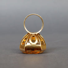 Load image into Gallery viewer, Vintage mid-century ring in 18ct gold with a very large citrine (53ct)