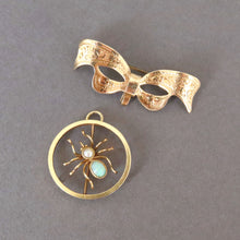 Load image into Gallery viewer, Vintage spider converter pendant brooch with opal in 9ct gold