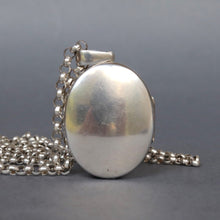 Load image into Gallery viewer, Antique 'SC' or CS' monogram locket in silver with chain