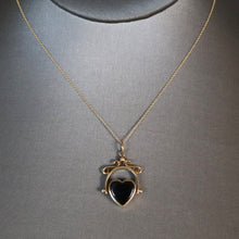 Load image into Gallery viewer, Vintage heart-shaped spinner fob in 9ct gold with bloodstone & onyx