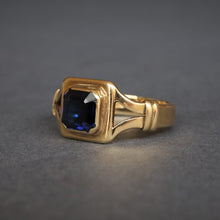 Load image into Gallery viewer, Early vintage square-cut sapphire ring in 18ct gold