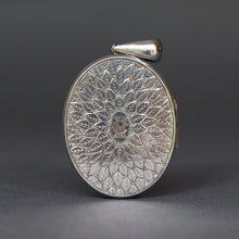 Load image into Gallery viewer, Antique Victorian era leaf motif locket in sterling silver