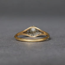 Load image into Gallery viewer, Antique diamond (0.6ct) solitaire ring in platinum & 18ct gold