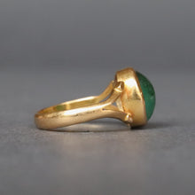 Load image into Gallery viewer, Vintage emerald (3.4ct) cabochon ring in 18ct gold