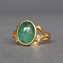 Load image into Gallery viewer, Vintage emerald (3.4ct) cabochon ring in 18ct gold