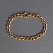 Load image into Gallery viewer, Vintage curb link bracelet with 9ct gold life buoy clasp