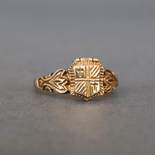 Load image into Gallery viewer, Vintage poison ring with family crest in 9ct gold