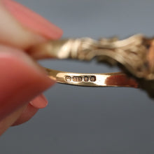 Load image into Gallery viewer, Vintage poison ring with family crest in 9ct gold