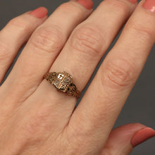 Load image into Gallery viewer, Vintage poison ring with family crest in 9ct gold