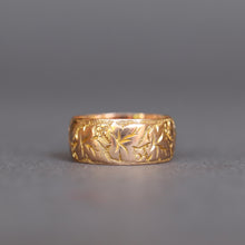 Load image into Gallery viewer, Antique Edwardian era stacking band with ivy leaves in 9ct gold