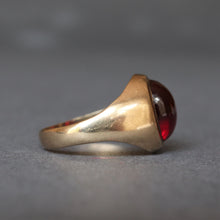 Load image into Gallery viewer, Vintage cabochon signet ring with synthetic ruby in 9ct gold