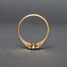 Load image into Gallery viewer, Vintage daisy cluster ring with diamonds (0.2ct) in 18ct gold