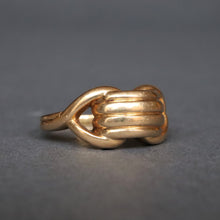 Load image into Gallery viewer, Vintage Retro era horse bit ring in 18ct gold