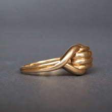 Load image into Gallery viewer, Vintage Retro era horse bit ring in 18ct gold
