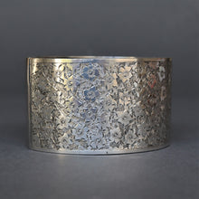 Load image into Gallery viewer, Edwardian silver cuff. Sterling silver cuff. Antique silver cuff. Floral cuff. Engraved cuff. Wide silver cuff. Edwardian silver bangle. Sterling silver bangle. Antique silver bangle. Floral bangle. Engraved bangle. Wide silver bangle.