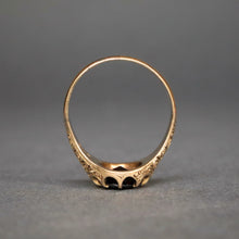 Load image into Gallery viewer, Antique Edwardian era belcher set garnet ring in 9ct gold