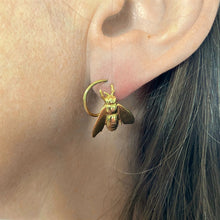 Load image into Gallery viewer, Vintage bee figural drop earrings in 9ct gold