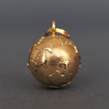 Load image into Gallery viewer, Vintage globe pendant with Florentine finish in 18ct gold