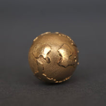 Load image into Gallery viewer, Vintage globe pendant with Florentine finish in 18ct gold