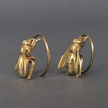 Load image into Gallery viewer, Vintage bee figural drop earrings in 9ct gold