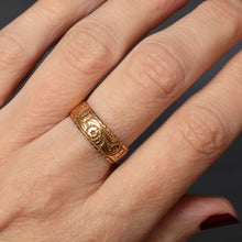 Load image into Gallery viewer, Antique wedding band. Antique wedding ring. Antique stacking band. Wide gold band.. Wide gold ring. Engraved ring. Floral ring. Vintage ring. Vintage band. Antique ring. Antique band. Antique wedding band with floral engraving.