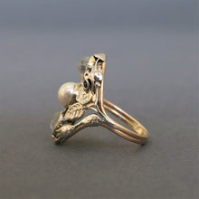 Load image into Gallery viewer, Antique pearl & moonstone ring in 14ct white & yellow gold