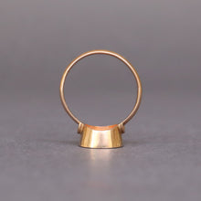 Load image into Gallery viewer, Vintage monogram signet ring in 18ct gold with initials &#39;LP&#39;
