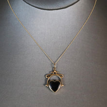 Load image into Gallery viewer, Vintage heart-shaped spinner fob in 9ct gold with bloodstone &amp; onyx
