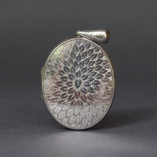 Load image into Gallery viewer, Antique Victorian era leaf motif locket in sterling silver
