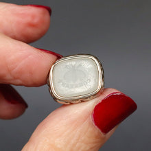 Load image into Gallery viewer, Antique Georgian era seal fob with intaglio depicting a rebus of a bee meaning Be Constant. Silver gilt vermeille with white agate.
