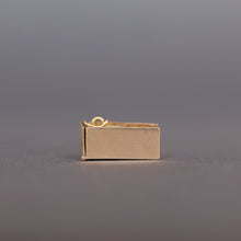 Load image into Gallery viewer, Vintage pigsty articulated lucky charm in 9ct gold
