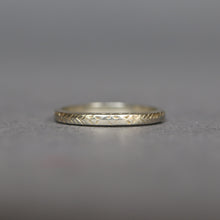 Load image into Gallery viewer, Antique wedding band with orange blossom motif in 18ct white gold
