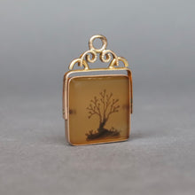 Load image into Gallery viewer, Vintage mid-century dendritic agate spinner pendant in vermeil
