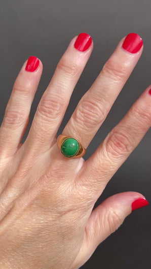 Vintage mid-century ring with large oval shaped cabochon cut turquoise of green colour with matrix. Single stone mod style ring. Scandi design ring.