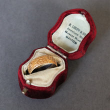 Load image into Gallery viewer, Velvet ring box. Antique velvet ring box. Victorian ring box. Victorian velvet ring box. Red velvet ring box. Burgundy velvet ring box. Shield shaped ring box. Vintage velvet ring box. Vintage red velvet ring box.
